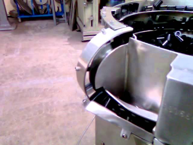 Stainless cap feeder
