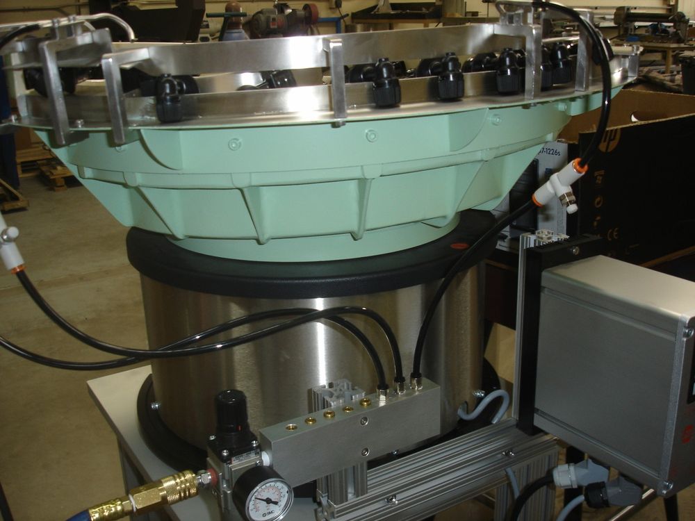 Coated bowl on a drive unit with air regulator